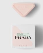 ⁦Prada Touch Cream-to-Powder Color – P71 Bow⁩ - الصورة ⁦3⁩