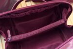 ⁦Gucci Beauty Burgundy Cosmetic Pouch⁩ - الصورة ⁦3⁩