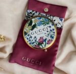 Gucci Beauty Floral Compact Mirror – Gold Tone