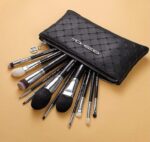⁦Eigshow Beauty Makeup Brush Master Light Gun Black – 12 Piece Set⁩ - الصورة ⁦2⁩