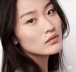 ⁦Micro-Perfection Loose Powder – Translucency & Radiance – Shade 01 Transparent / Translucent⁩ - الصورة ⁦4⁩