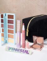 ⁦Tarte Vintage Vibe Makeup Bag – Black | 4-Piece Makeup Set⁩ - الصورة ⁦2⁩