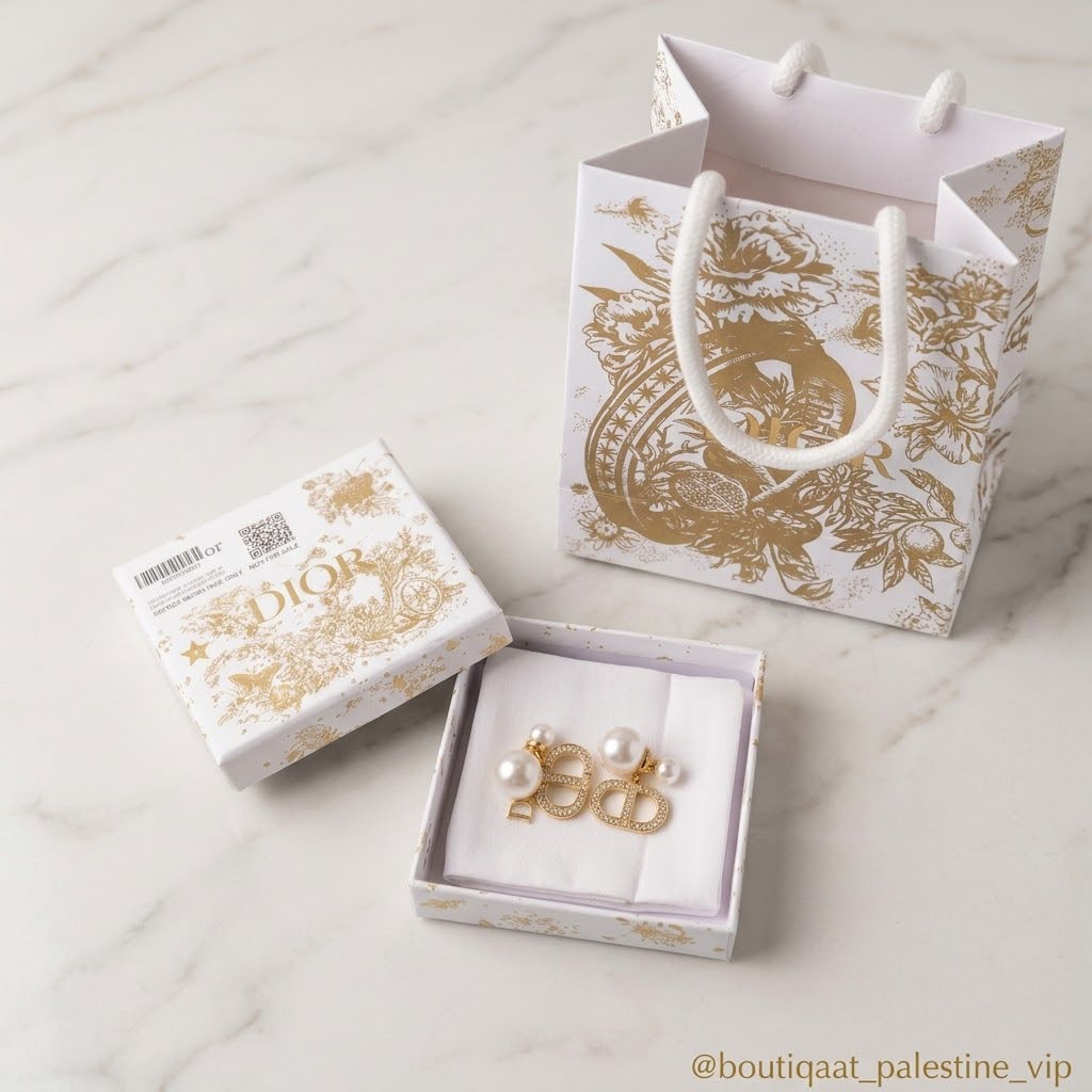 WhatsApp Image 2026-09-18 at 4.43.46 PM (1) Dior Gold Pearl CD Earrings - الصورة 1