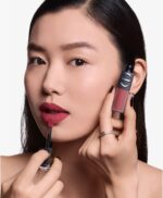 ⁦Rouge Dior On Stage Ink – 558 Rosewood Star⁩ - الصورة ⁦3⁩