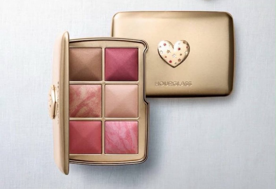 WhatsApp Image 2026-10-14 at 12.53.42 PM (1) Hourglass Ambient Lighting Edit Unlocked – Love Palette - الصورة 1