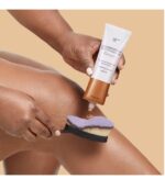 ⁦IT Cosmetics Heavenly Luxe Body Foundation Brush #28⁩ - الصورة ⁦4⁩