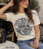 ⁦Luxury White Dior-Inspired Knit Top⁩ - الصورة ⁦3⁩