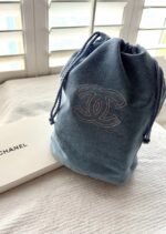 ⁦Chanel Light Blue Denim Drawstring Pouch⁩ - الصورة ⁦2⁩